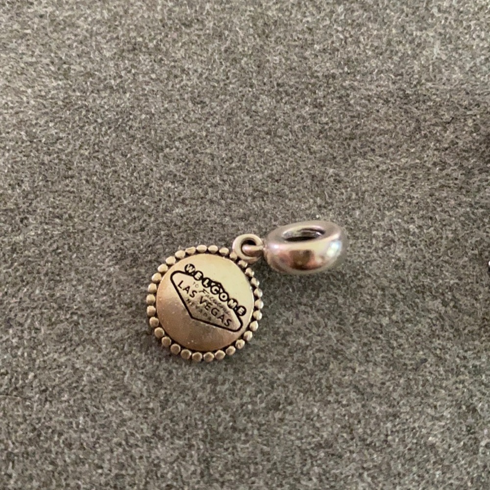 Pandora charm welcome to “Las Vegas” sign charm